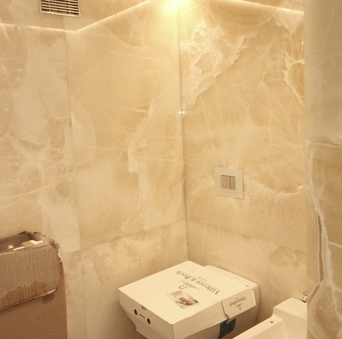 TC Marmi SRLS - Stone Decor Europe S.L - onice Ivory bookmatch walls revestimiento